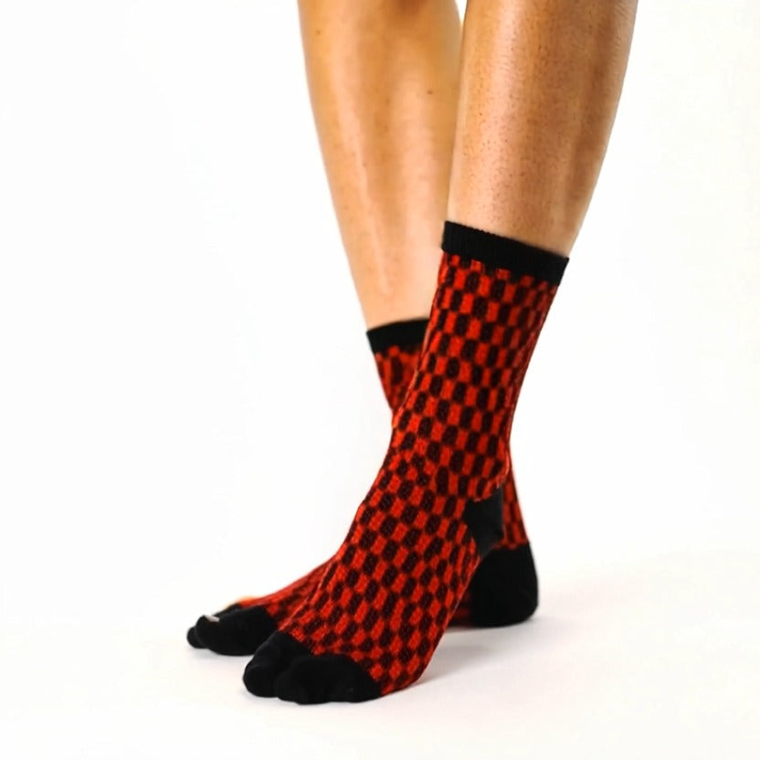 C007: Crew socks (Red)