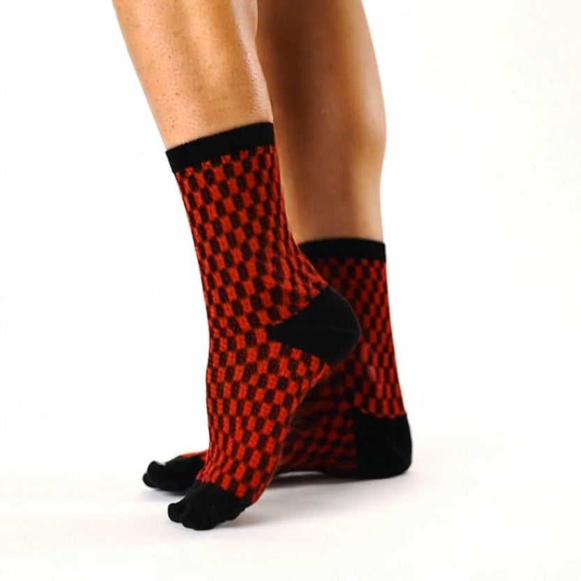 C007: Crew socks (Red)